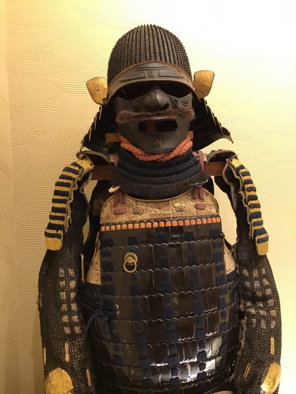 <span style="color: #000000;">Antique Mid Edo Period Samurai Armor Yoroi with</span><strong><span style="color: #ff0000;">Tokubetsu Kicho Shiryo</span></strong><span style="color: #000000;"> Certificate</span> - Image 5
