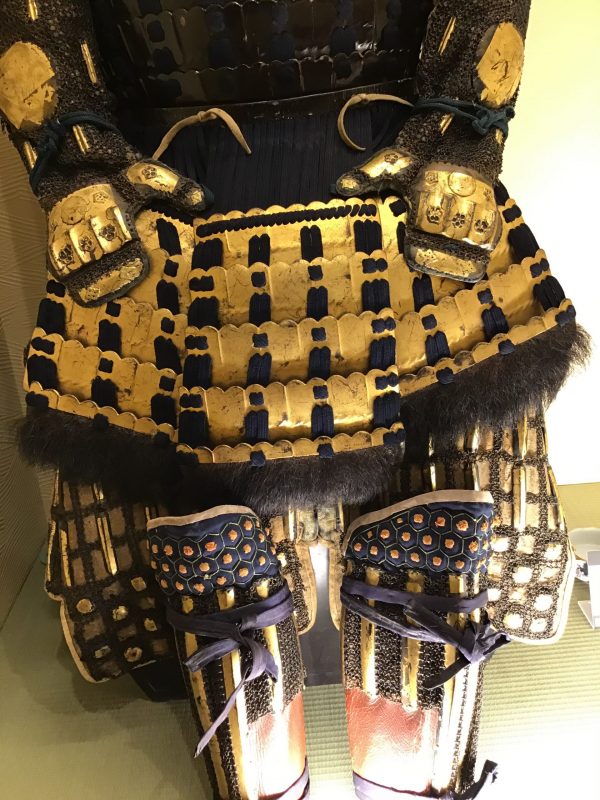 <span style="color: #000000;">Antique Mid Edo Period Samurai Armor Yoroi with</span><strong><span style="color: #ff0000;">Tokubetsu Kicho Shiryo</span></strong><span style="color: #000000;"> Certificate</span> - Image 11