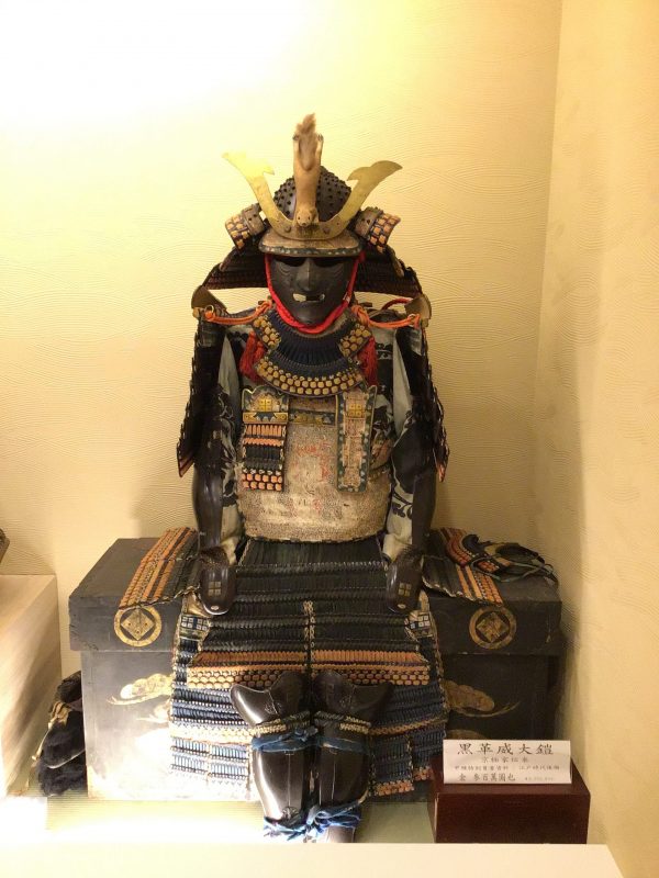 <span style="color: #000000;">Antique  Edo Period Samurai Armor O-Yoroi with</span><strong><span style="color: #ff0000;">Tokubetsu Kicho Shiryo</span></strong><span style="color: #000000;"> Certificate</span> - Image 6