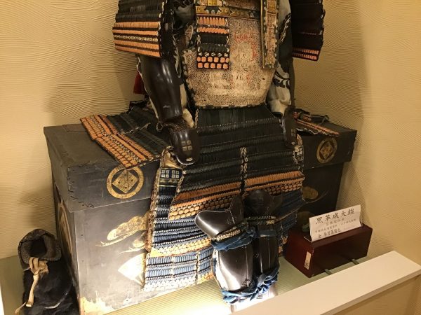 <span style="color: #000000;">Antique  Edo Period Samurai Armor O-Yoroi with</span><strong><span style="color: #ff0000;">Tokubetsu Kicho Shiryo</span></strong><span style="color: #000000;"> Certificate</span> - Image 11