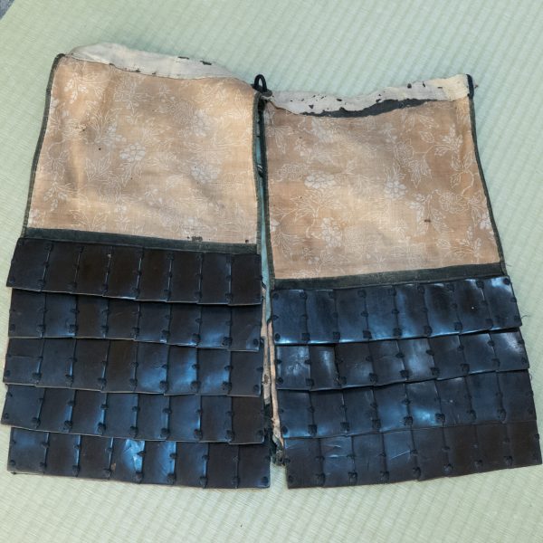 Antique Samurai Armor<br>茶漆矢筈札紺糸素懸威具足 - Image 21