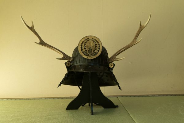 Antique Samurai Armor<br>茶漆矢筈札紺糸素懸威具足 - Image 3