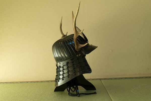 Antique Samurai Armor<br>茶漆矢筈札紺糸素懸威具足 - Image 5