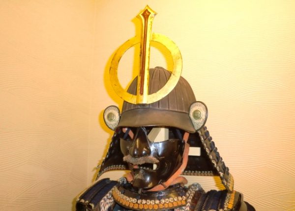 <span style="color: #000000;">Antique Mid Edo Period Samurai Armor Yoroi with</span><strong><span style="color: #ff0000;">Tokubetsu Kicho Shiryo</span></strong><span style="color: #000000;"> Certificate</span> - Image 2