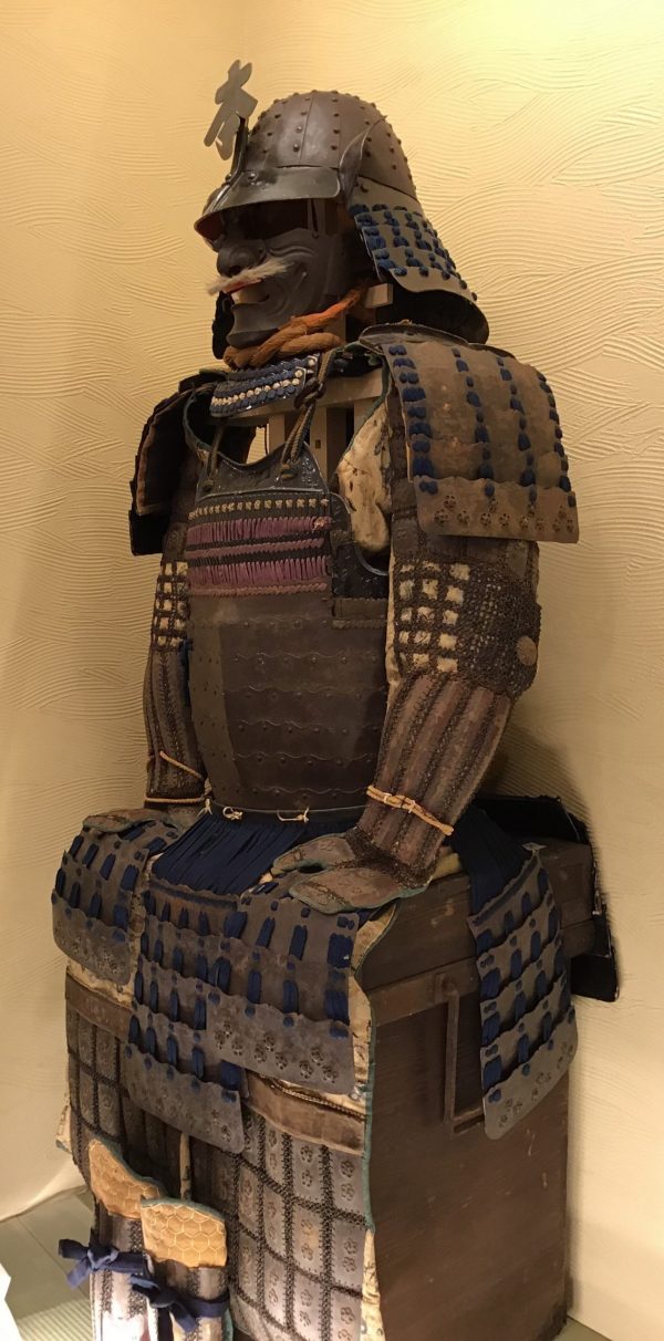<span style="color: #000000;">Antique Mid Edo Period Samurai Armor Tetsu Sabiji Yoroi with </span><strong><span style="color: #ff0000;">Tokubetsu Kicho Shiryo</span></strong><span style="color: #000000;"> Certificate</span> - Image 4