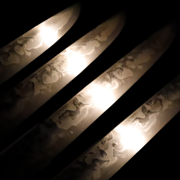 Antique Japanese Sword Tanto Attributed to Soshu Tsunahiro<br> NBTHK <span style="color: #ff0000;">Hozon </span>Certificate and Tokubetsu Kicho Kodogu with the Urushi box - Image 5