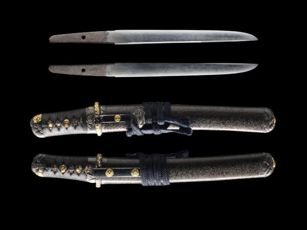 Antique Japanese Sword Tanto Attributed to Soshu Tsunahiro<br> NBTHK <span style="color: #ff0000;">Hozon </span>Certificate and Tokubetsu Kicho Kodogu with the Urushi box - Image 12