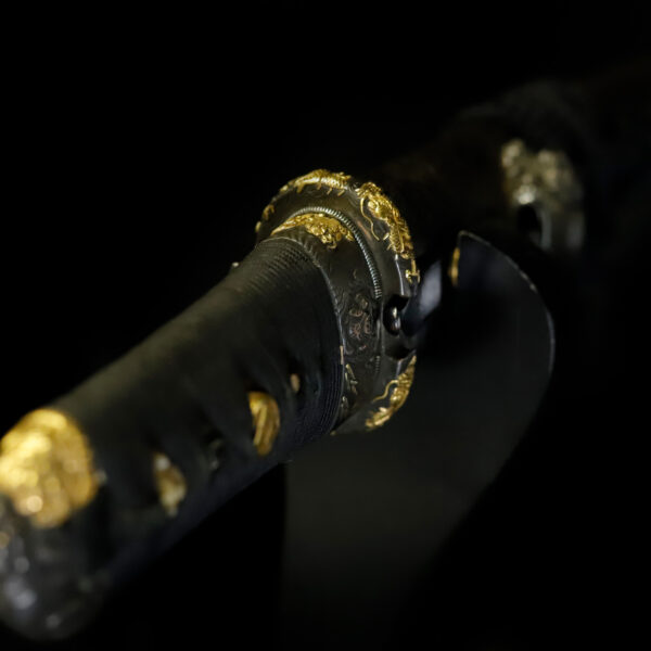 Antique Japanese Sword Tanto Attributed to Soshu Tsunahiro<br> NBTHK <span style="color: #ff0000;">Hozon </span>Certificate and Tokubetsu Kicho Kodogu with the Urushi box - Image 14