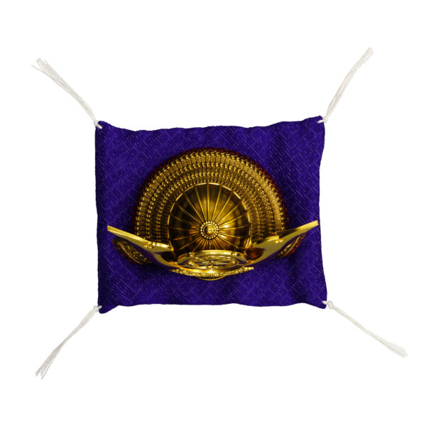 Takaoka Copper Crafts<br>Famous Samurai Helmet Figurine<br>Oda Nobunaga - Image 6
