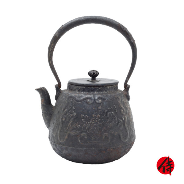 Japanese Iron Kettle<br>Tetsubin (Tea Tool-37)
