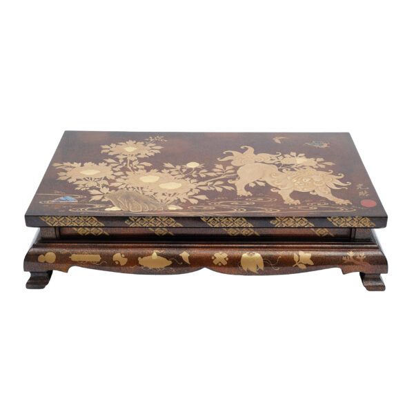 Antique Japanese Makie Table<br>Karajishi Botan Zu - Image 3