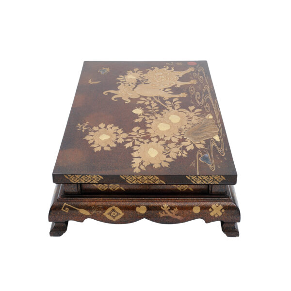 Antique Japanese Makie Table<br>Karajishi Botan Zu - Image 6