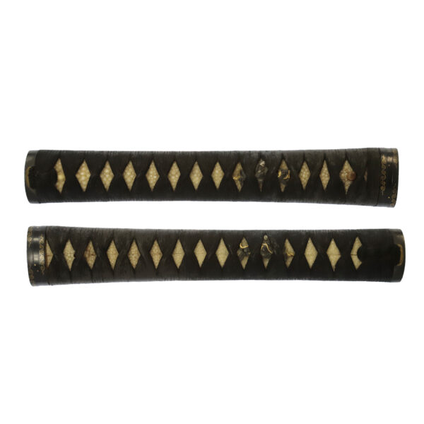 Antique Japanese Sword Katana attributed to Izumi no Kami Kaneshige<br> NBTHK <span style="color: #ff0000;">Hozon </span>Certificate - Image 16