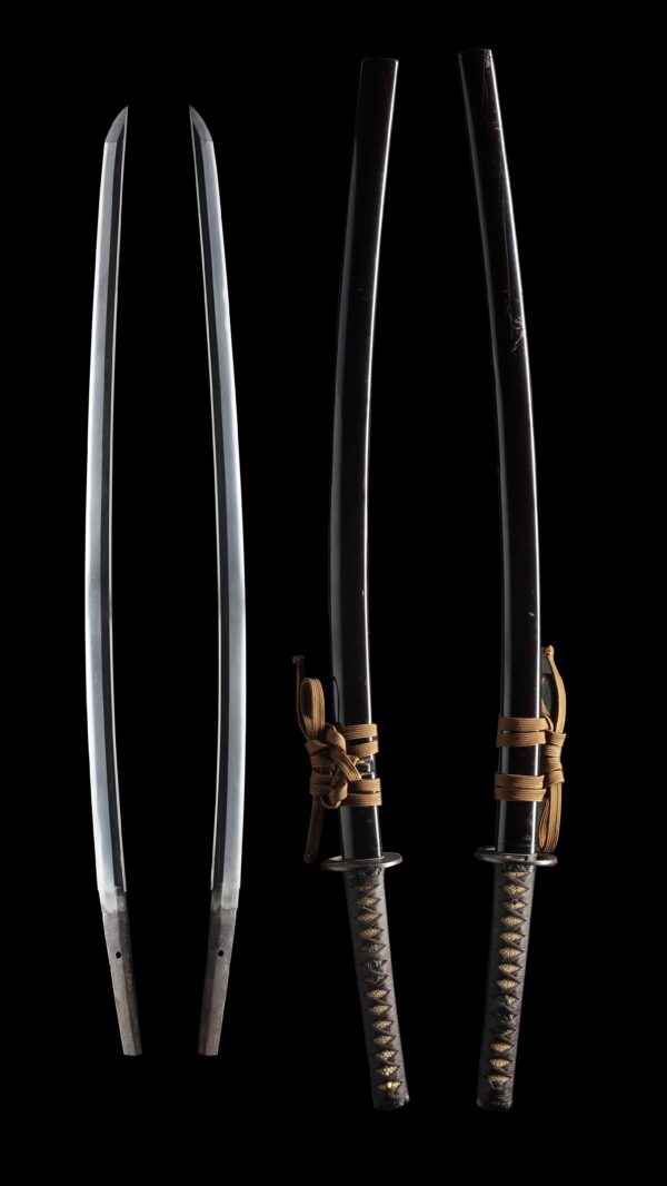 Antique Japanese Sword Katana Attributed to Katsuie<br> NBTHK <span style="color: #ff0000;">Hozon </span>Token ＆<span style="color: #ff0000;">Hozon </span> Tosogu Certificate - Image 8