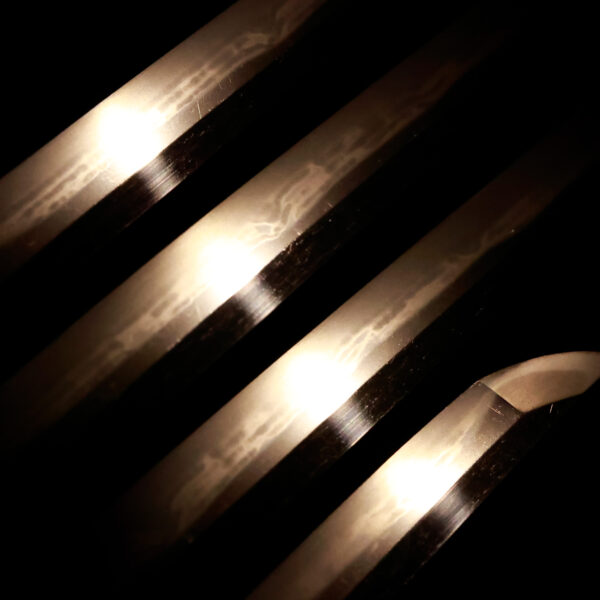 Antique Japanese Sword Katana signed by Tanba no Kami Yoshimichi <br>NBTHK <span style="color: #ff0000;">Hozon </span>Certificate - Image 5