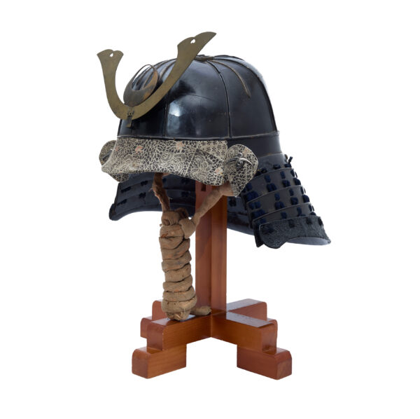 Antique Samurai Helmet <br>Early Edo Period <br>Tetsu Kuro Urushi Kabuto <br><span style="color: #ff0000;"><strong>Tokubetsu Kicho</strong></span> Shiryo Certificate</span> (KT-54) - Image 2
