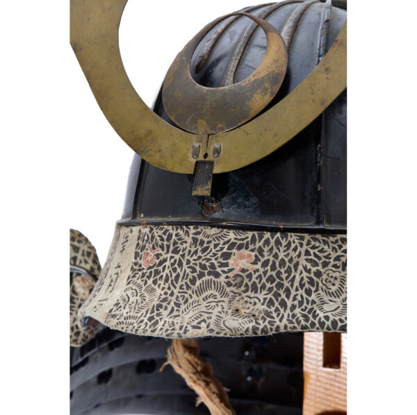 Antique Samurai Helmet <br>Early Edo Period <br>Tetsu Kuro Urushi Kabuto <br><span style="color: #ff0000;"><strong>Tokubetsu Kicho</strong></span> Shiryo Certificate</span> (KT-54) - Image 7