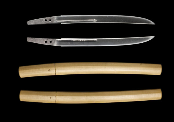 Antique Japanese Sword Tanto Attributed to Tsukushi Nobukuni<br>NBTHK <span style="color: #ff0000;">Hozon </span>Certificate - Image 13