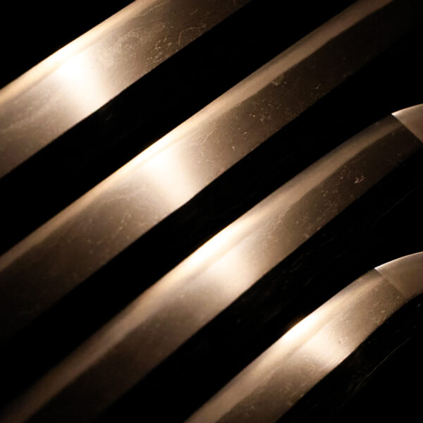 Antique Japanese Sword Katana Attributed to Ko Naminohira <br>NBTHK<span style="color: #ff0000;"><strong> Tokubetsu Hozon</strong> </span>Certificate - Image 4