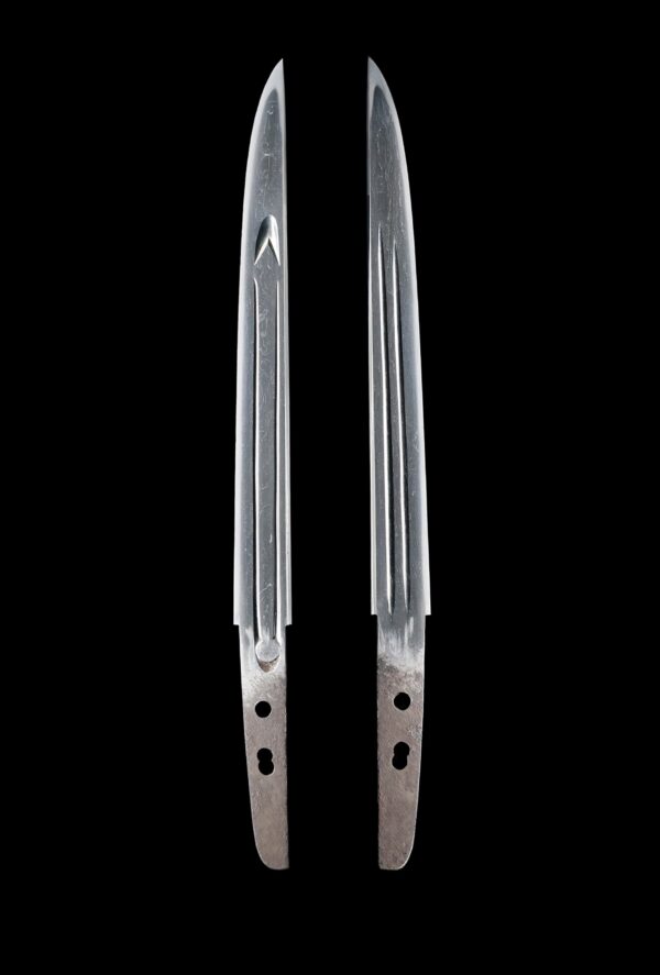 Antique Japanese Sword Tanto Attributed to Tsukushi Nobukuni<br>NBTHK <span style="color: #ff0000;">Hozon </span>Certificate - Image 7