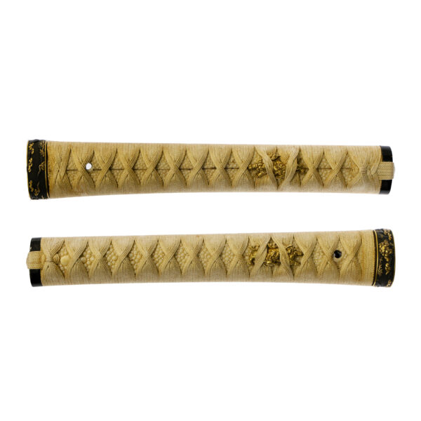 Antique Japanese Sword Katana Attributed to Enju<br>NBTHK <span style="color: #ff0000;">Hozon </span>Certificate for the blade and Tokubetsu Kicho for the Koshirae - Image 19