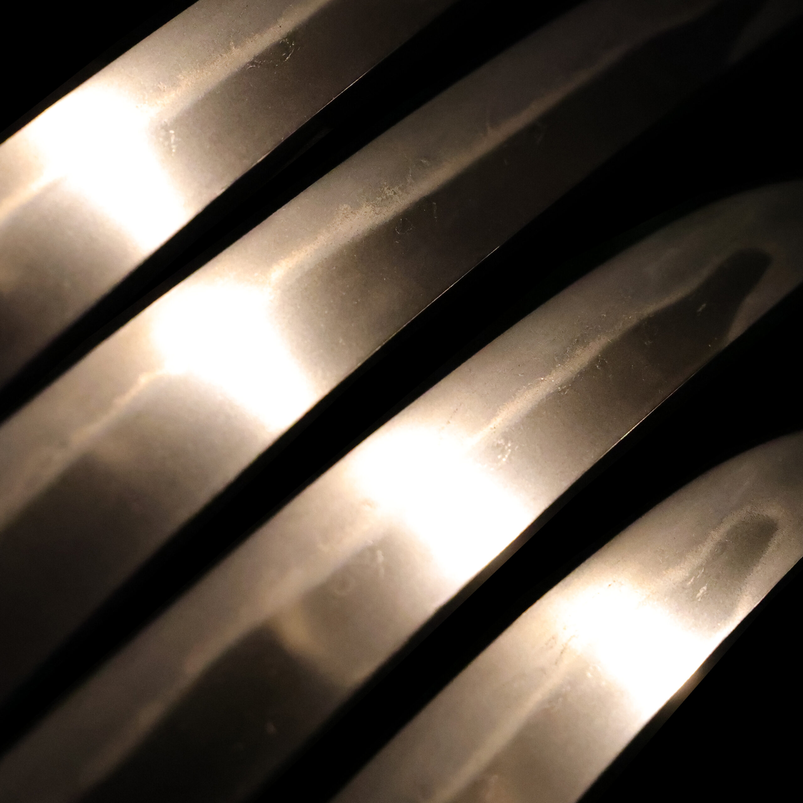 Antique Japanese Sword Tanto Signed by Kouzuke no Kami Yoshikuni<br>NBTHK<span style="color: #ff0000;"><strong> Tokubetsu Hozon</strong> </span>Certificate - Image 4