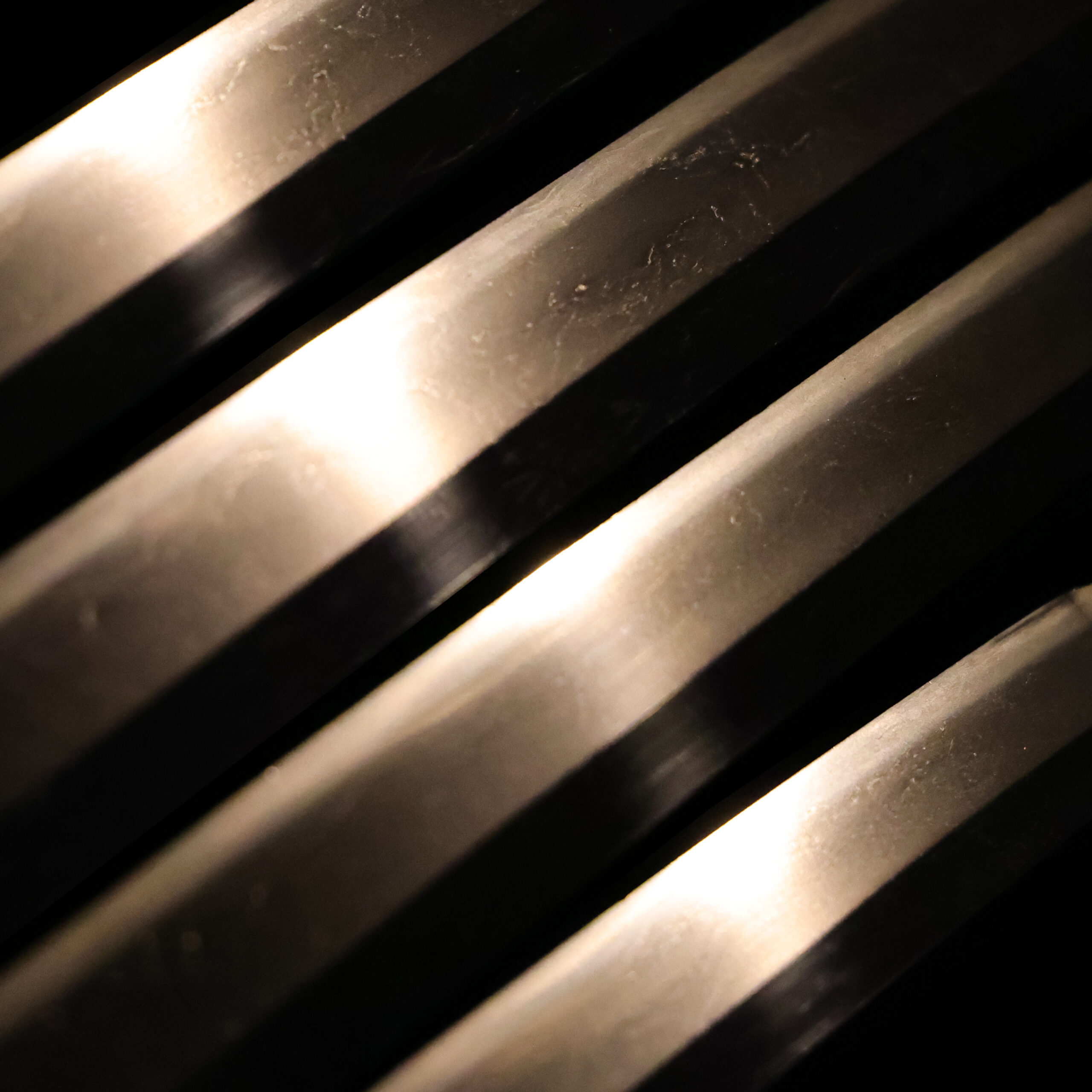 Antique Japanese Sword Tachi signed by Yoshitsugu <br>NBTHK <span style="color: #ff0000;">Hozon </span>Certificate - Image 4