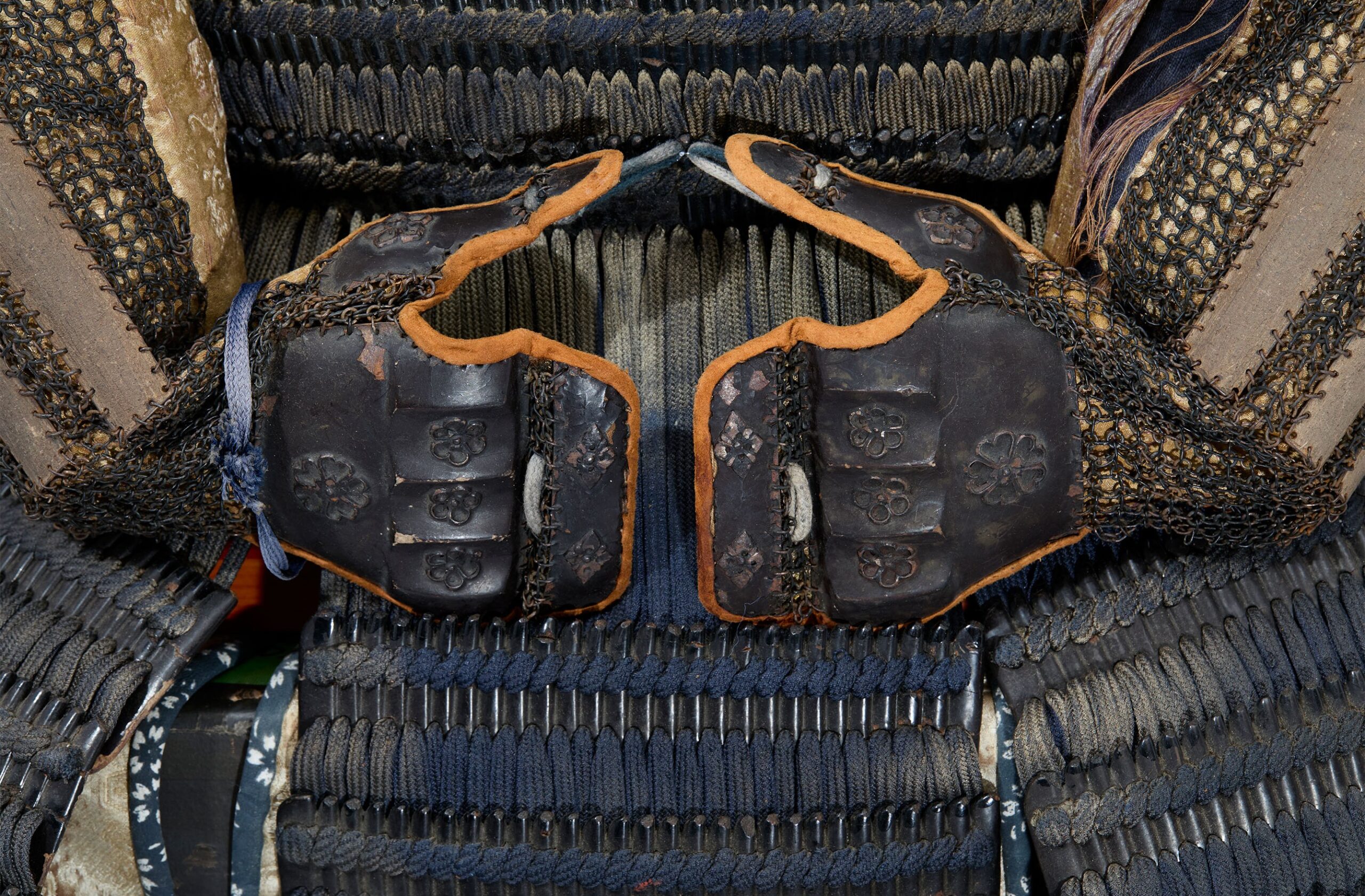 Antique Mid Edo Period Samurai Armor <strong><span style="color: #ff0000;"> Tokubetsu Kicho Shiryo</span></strong> Certificate (A-63) - Image 9